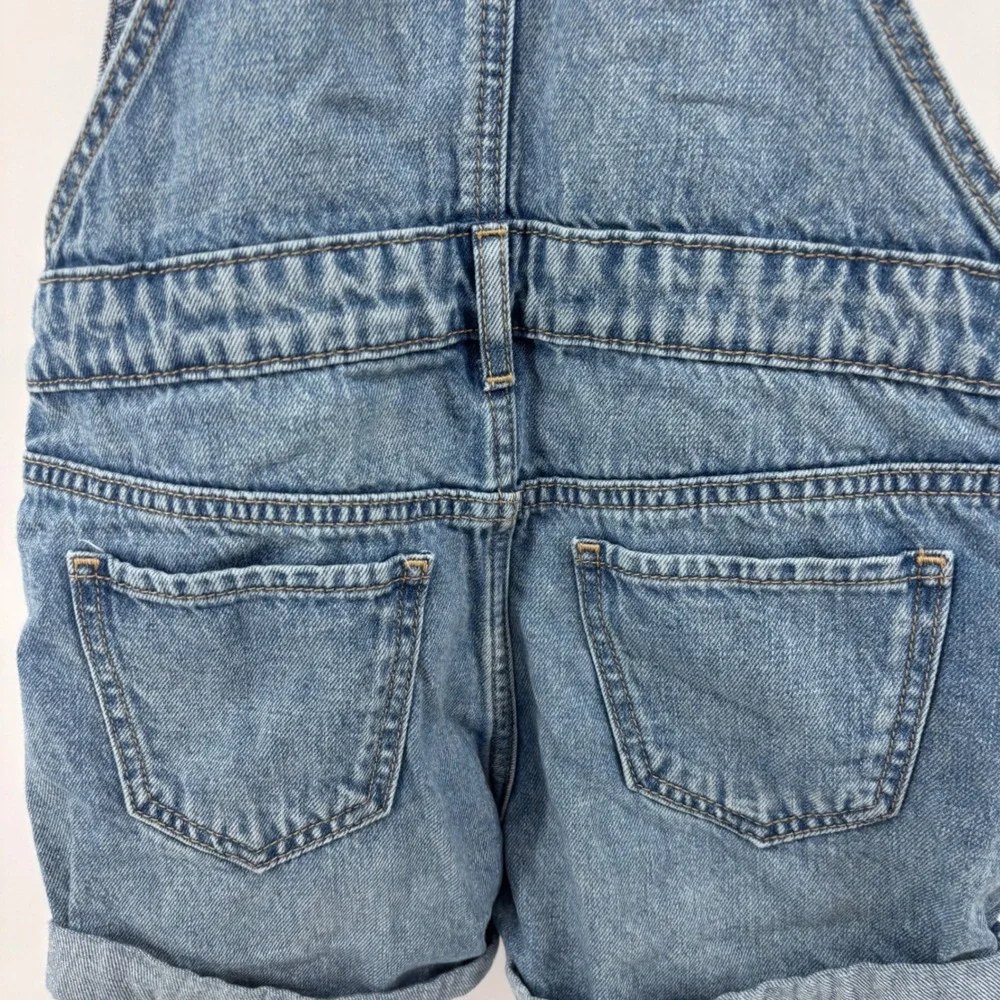 GAP Denim Overalls Shorts Distressed‎ Light Wash Adjustable Straps Medium